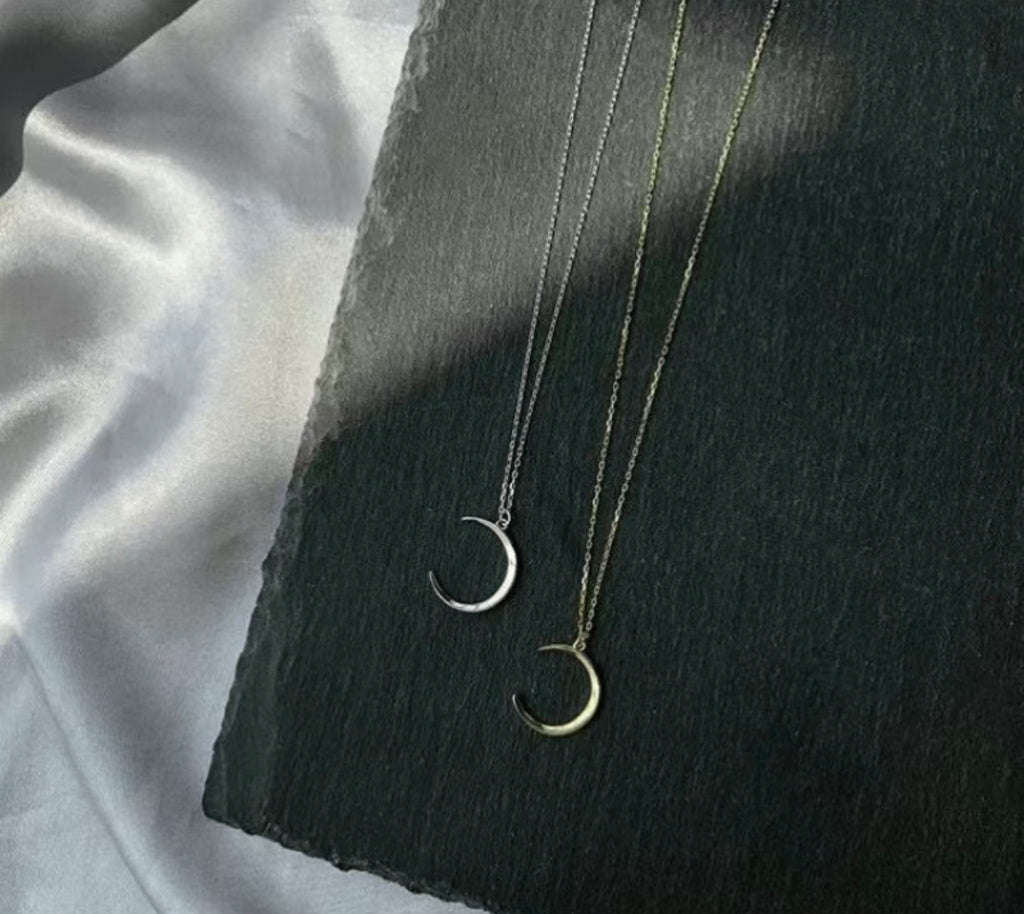 Moon necklace - Enchantments Co.